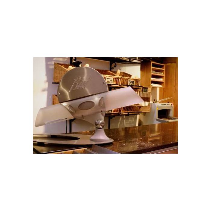 Bini broodsnijmachine voor sandwiches en stokbroden.
