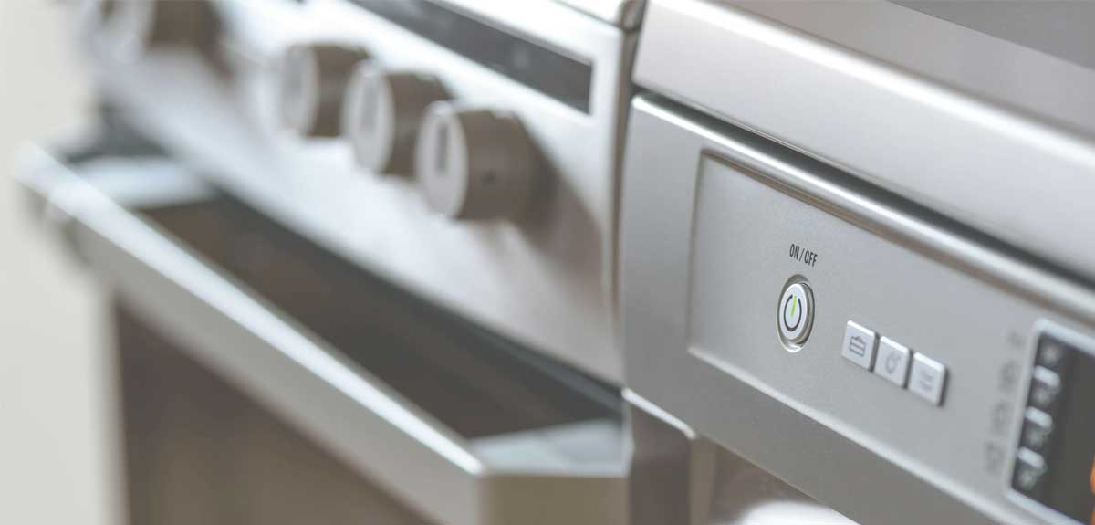 Professionele horeca-apparatuur – close-up bedieningsknoppen